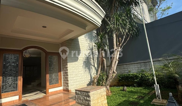 Modern Material Prime & Favorite Location Wide & Quiet Road Good SHM House