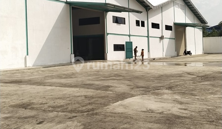 LAND & BUILDING READY FOR OCCUPATION LOCATED IN GUNUNG SINDUR DISTRICT FOR SALE