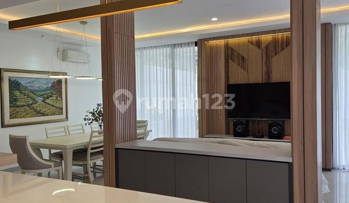 Rumah Luas & Nyaman di Cluster BGH Sentul City Ada Kolam Renang