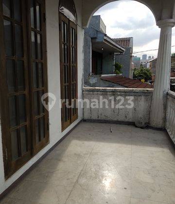 Rumah 2 Lantai Unfurnished, Harga di Bawah Njop Nego 2