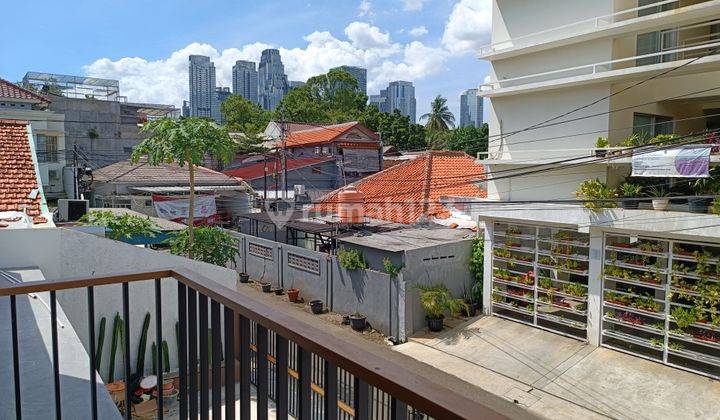 Rumah 2 Lantai unfurnished SHM di Kebayoran Baru, Jak-Sel 1