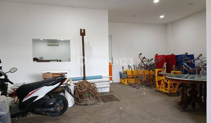 Ruko 2 Lantai, Luas Tanah 140m2, Pintu Depan Belakang, Bagus 2