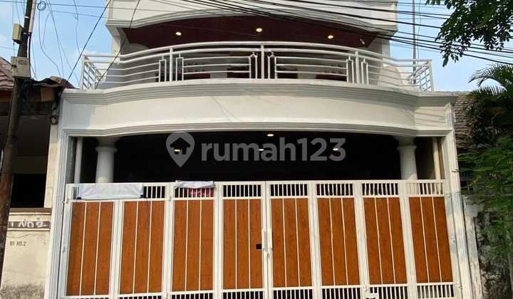 Rumah 3 Lantai Strategis Bebas Banjir Bojong Rawalumbu Kota Bekasi