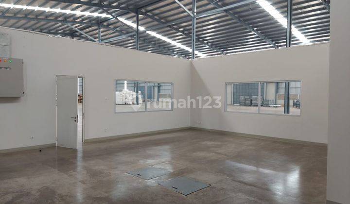 Gudang di MM2100, cibitung 9600 m HGB Baru, siap pakai, loading dock ready 2