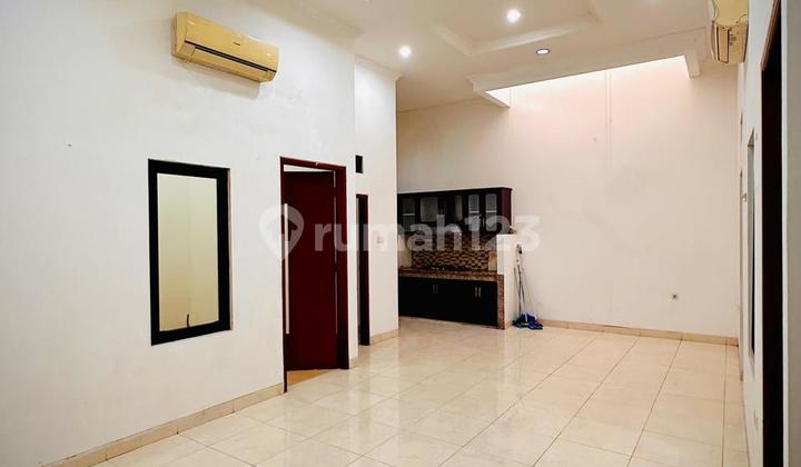 Sunter Agung House, 1 Floor with Certificate, Ready to Live In, Negotiable Price, Good Condition.