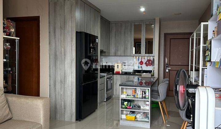 Apartemen Furnished, 3 Kamar Tidur, Lantai Tinggi, Harga Nego, Jual Cepat 2