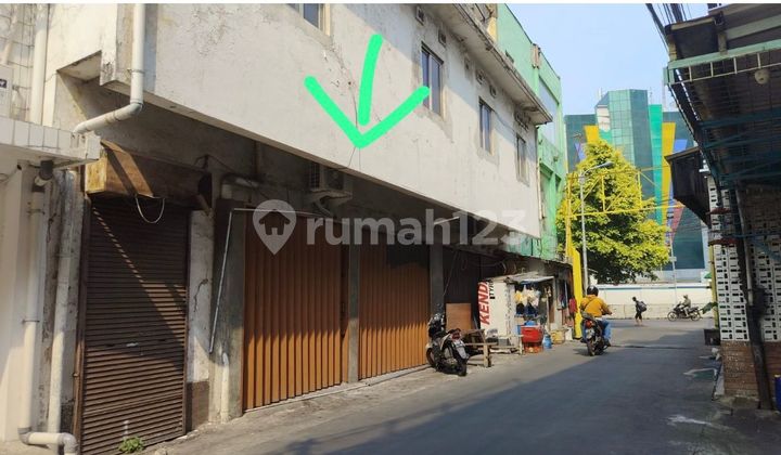 Ruko 3 Lantai Hoek Jl Gajah Mada, Lokasi Strategis, HGB, Hoek, Ramai