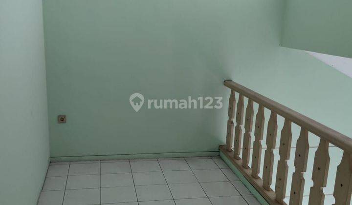 Rumah 2 Lantai, Sudah Renovasi, Bebas Banjir, Harga Nego 2