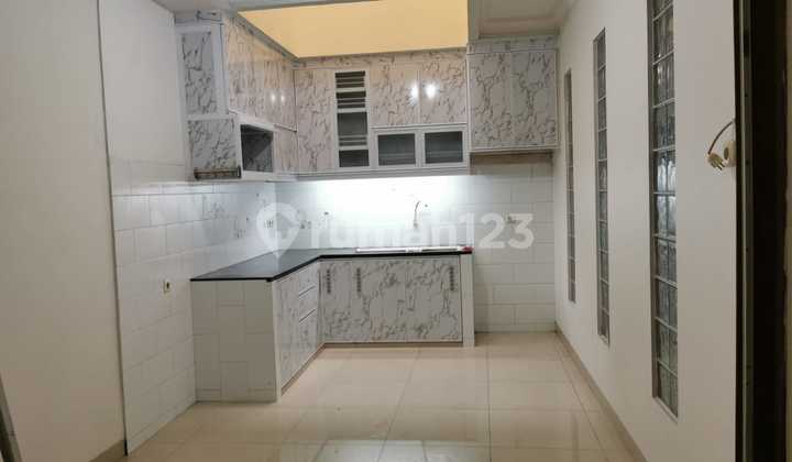 House For Sale or Rent Blue Rainbow Ivory, Freehold Title, Good Condition, Flood-Free, Ready to Occupy, South Area, Negotiable Price, 24-Hour Security Cluster.