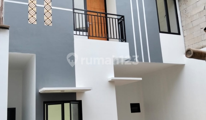 Rumah Ready 2 Lantai Akses Mobil Dekat Ke Jalan Utama Cipayung Jakarta Timut