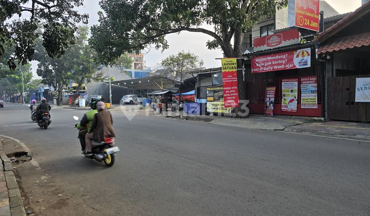 MORE PROFITABLE THAN BUYING A SHOPHOUSE! MAIN ROAD-SIDE HOUSE IN KENCANALOKA BSD CITY, SOUTH TANGERANG, SUITABLE FOR OFFICE, BOARDING HOUSE, RESTAURANT, CLINIC, AND MORE. LAND AREA 202 M2, BUILDING AREA 250 M2. 2