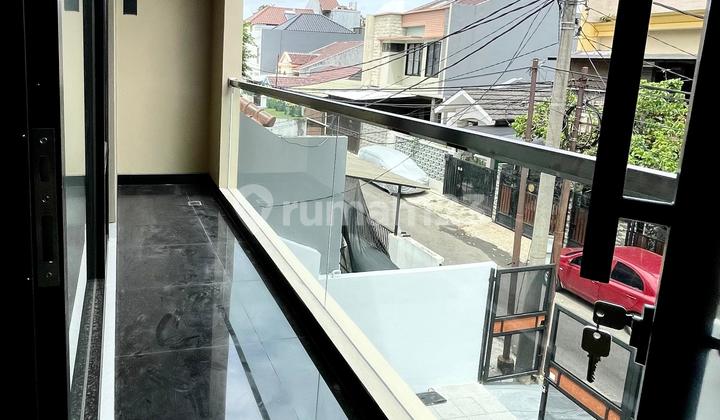 New House in Griyaloka Bsd 2 Floors Land Area 144m2 Building Area 200m2 Price 2.55 Billion 2