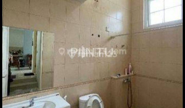 Rumah 2 Lantai Bagus Semi Furnished SHM di BSD, Tangerang 2