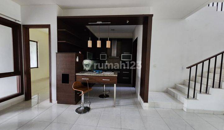 Rumah 2 Lantai Semi Furnished SHM di BSD Taman Provence, Tangerang 2