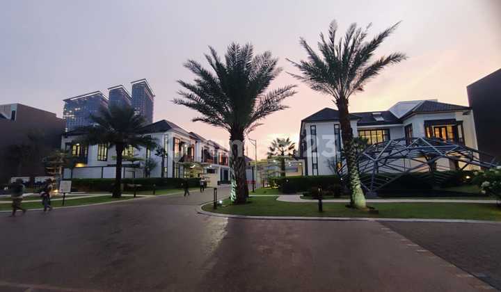 Ready To Move In ! Matera Residence Gading Serpong Tipe 12X25 Hoek Fully Furnished - Rumah Sultan 2 Lantai, 4 Kamar Tidur, Private Pool Opsional, Fasilitas Lengkap, Lokasi Premium Dekat Bsd City