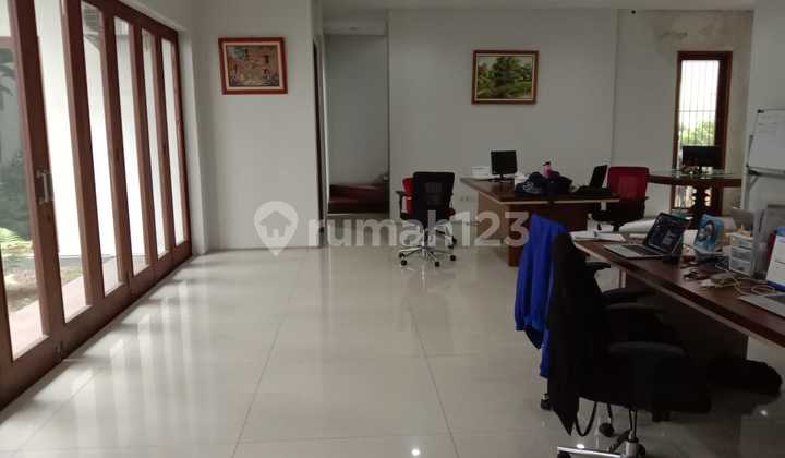 Rumah Jalan Kerinci Kebayoran Baru 328/234 M² Rp 17,5 Miliar