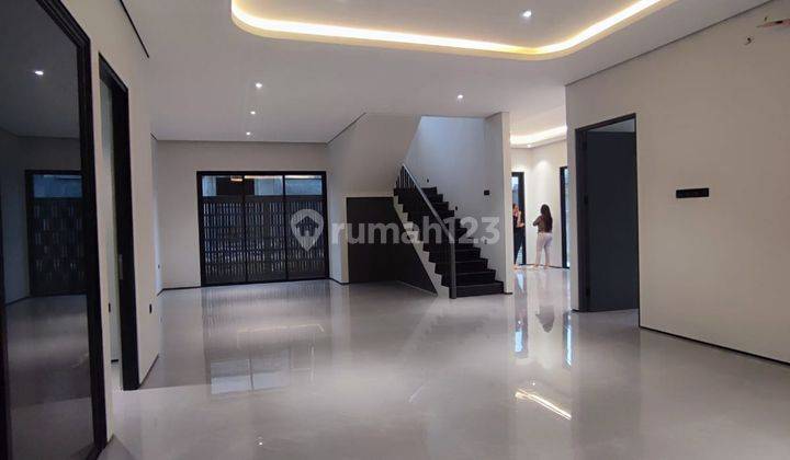 Rumah Brand New Bagus di Bsd City Tangerang, Hoek Taman 2