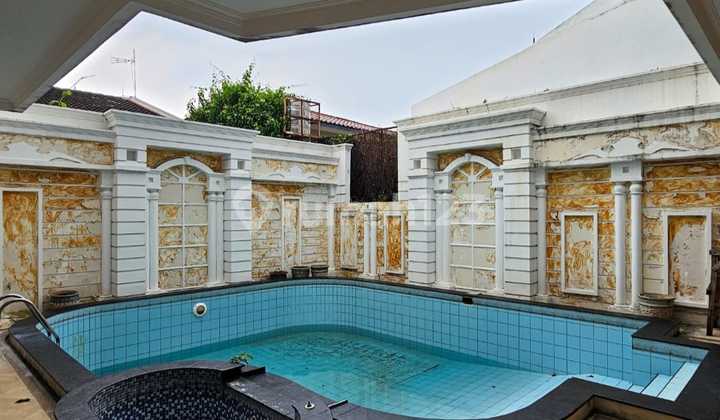 Rumah Di Duta Permai Pondok Indah Jakarta Selatan Ada.kolam Renang. Luas Tanah 500m2 Bangunan 800m2 Harga Rp. 25miliar