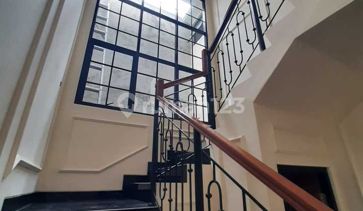 Rumah Baru di Griyaloka Bsd City Tangetang Selatan Luas Tanah 180M2 Luas Bangunan 250M2 Harga 4,1 Miliar 2