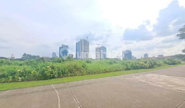 Commercial plot/land in Alam Sutera, area 50,000 m2 (5 hectares) opposite Alam Sutera Jakarta Premium Outlet.
