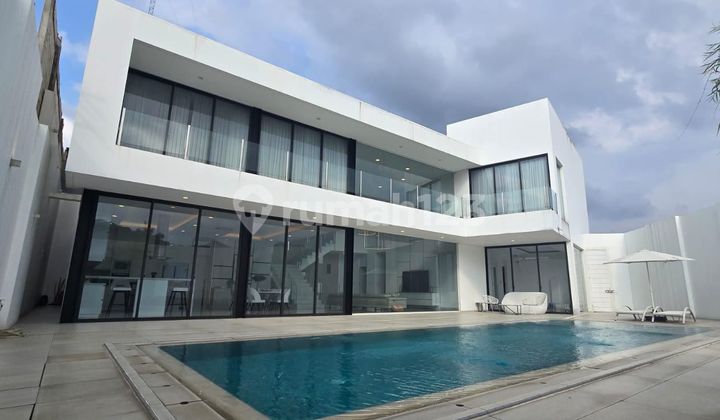 Nice House In Tirta Golf Bsd City Tangsel Pocket-Shaped Land 2