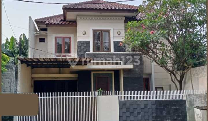 2-Story House in Taman Senayan Bintaro, South Tangerang