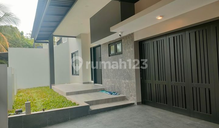 Rumah Bagus, Bangunan Besar 420m2 Di Puspitaloka Bsd City Luas Tanah 375 2