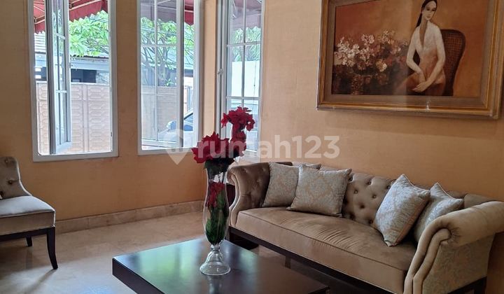 Rumah di Cikini Jakpus - 500M², Marmer, Halaman Luas, Harga 23 M 2