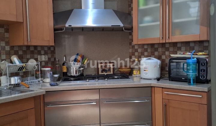 Rumah di Cikini Jakpus - 500M², Marmer, Halaman Luas, Harga 23 M