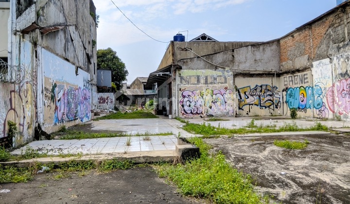 Strategic Commercial Plot Juanda Street Ciputat