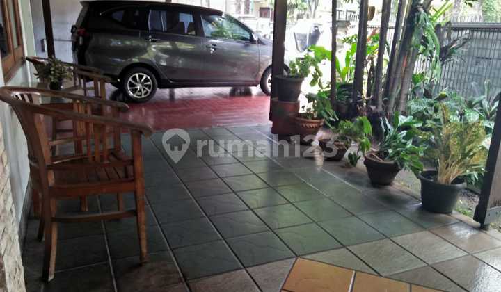 Rumah Lama Jakarta Selatan Sangat Strategis