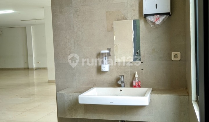 Ruang Kantor Siap Huni Jakarta Selatan Sangat Strategis 2