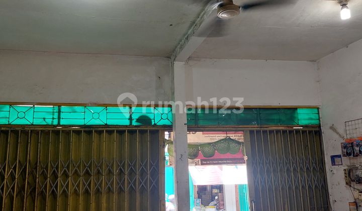 Cheap 2-story shop house for sale, rare find on Jalan Raya Inpres Larangan, Tangerang.