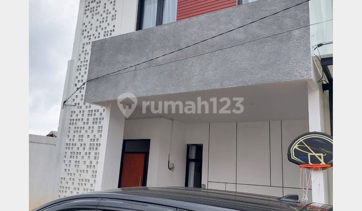 Beautiful House, Strategic Location, East Ciputat, South Tangerang