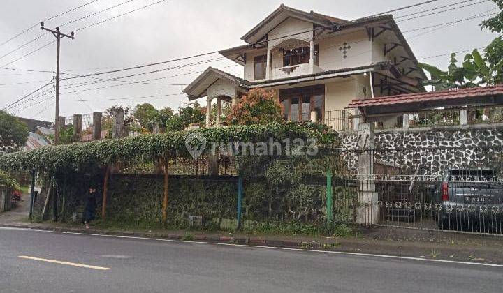 Rumah 2 Lantai Unfurnished SHM di Jalan Raya Manado Tomohon, Tomohon 1