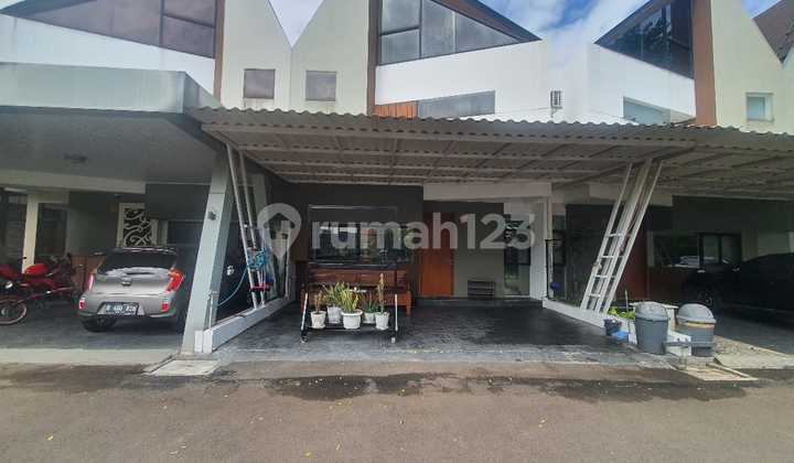 Rumah Dalam Cluster Dekat ke M R T Lebak Bulus
