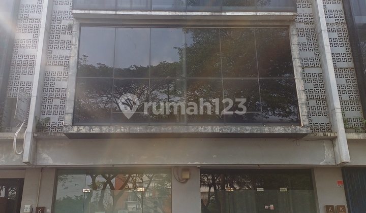 For Rent 3-Story Shop House Facing Busy Main Road Near Bsd University For Rent 3-Story Shop House Facing Busy Main Road Near Bsd University