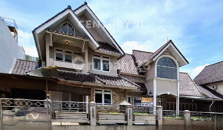 Jual CEPAT Rumah Gandeng, 2 Lt, Rp 5,4M (Luas=442m²),Lippo Krwc. Jual CEPAT Rumah Gandeng, 2 Lt, Rp 5,4M (Luas=442m²),Lippo Krwc.