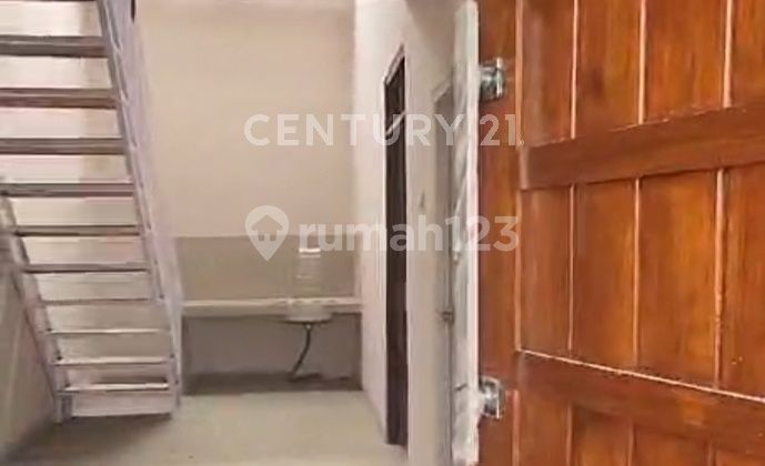 Rumah 2 Lantai Di Taman Grand Sepatan Tangerang Banten