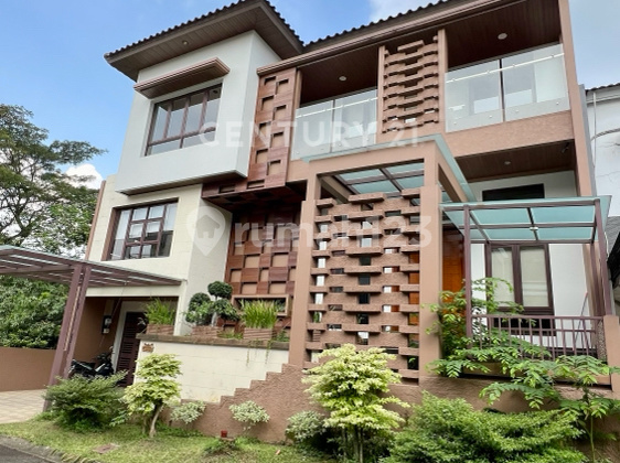 Rumah Mewah 3 Lantai Di Cluster Madrid Karawaci Tangerang