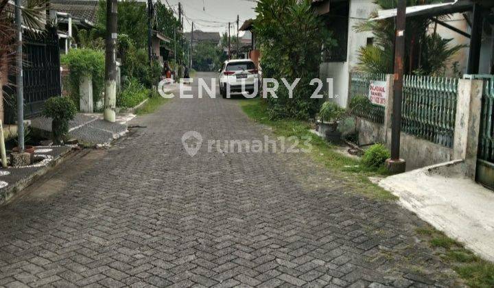 Dijual Rumah Dua Lantai Di Cimone Permai  Lokasi Strategis,  2