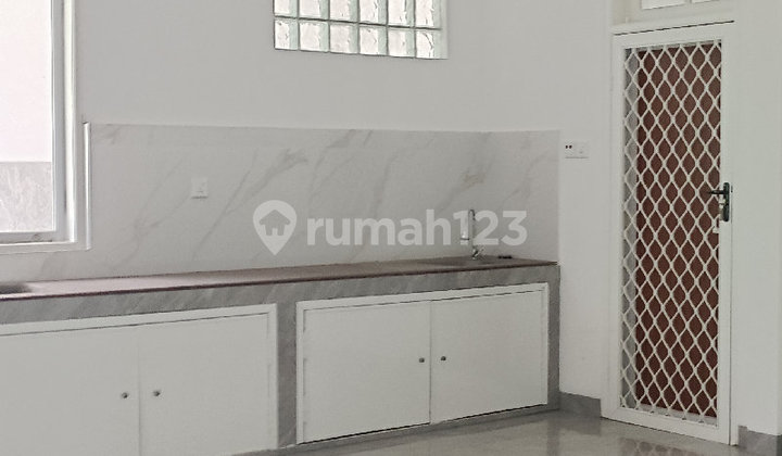 Rumah Baru 2 Lt Lokasi Strategis Di Lippo Karawaci 2