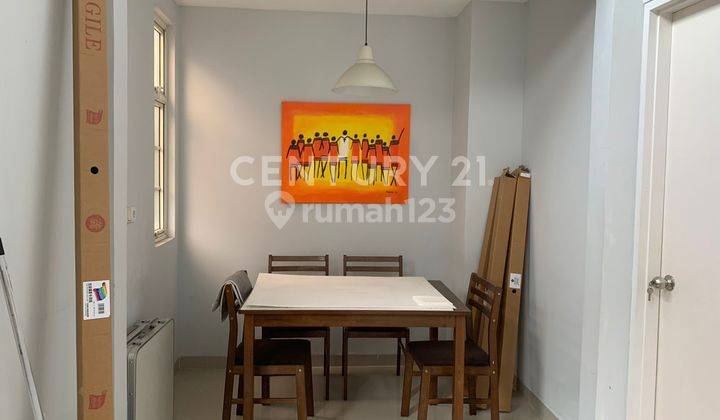 Dijual Town House 2 Lantai Full Renovasi  2