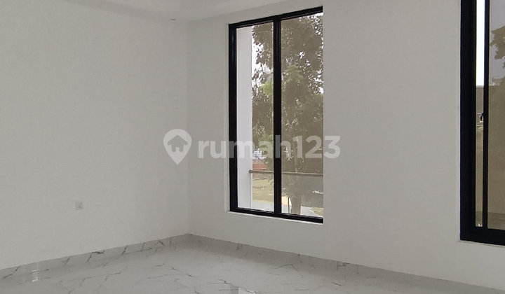 Ready to Occupy New House, Strategic Location in Lippo Karawaci 2