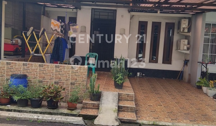 Rumah Rapi Siap Huni Taman Ubud Cempaka Lippo Village Rumah Rapi Siap Huni Taman Ubud Cempaka Lippo Village