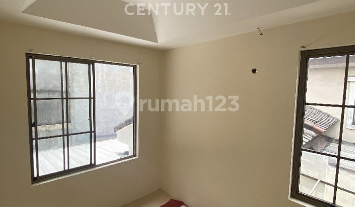 Imperial Cluster House Front Location Easy Access And Ready to Occupy 2