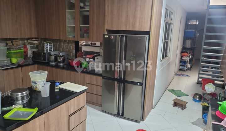 Cheap, Good, Hook, Jl Kalimantan Lippo Karawaci, 4+1 Bedrooms, 4+1 Bathrooms, 2