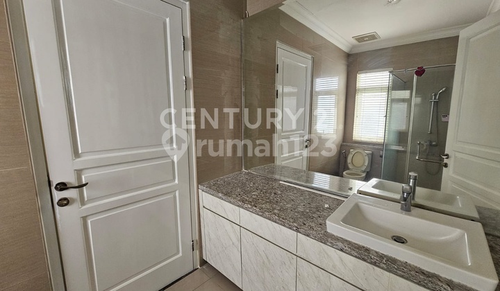 BPR Lippo Karawaci, Lt 1400, Lb 500, Pool, Bgs, Terawat 33M Nego 2