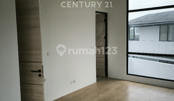 Modern Brand New House With Green Environment Ready For You 2