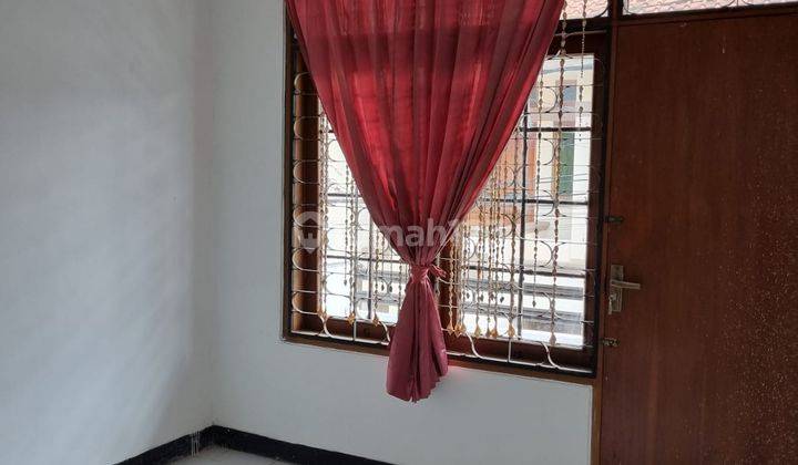 Rumah Kontrakan 2 Lantai Bagus Semi Furnished di Jalan Kalijati, Bandung 1